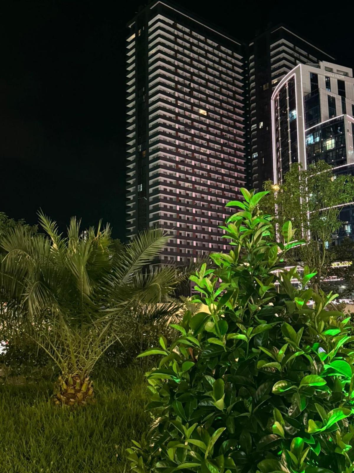 Moonlight Apart-Hotel Batumi Zewnętrze zdjęcie